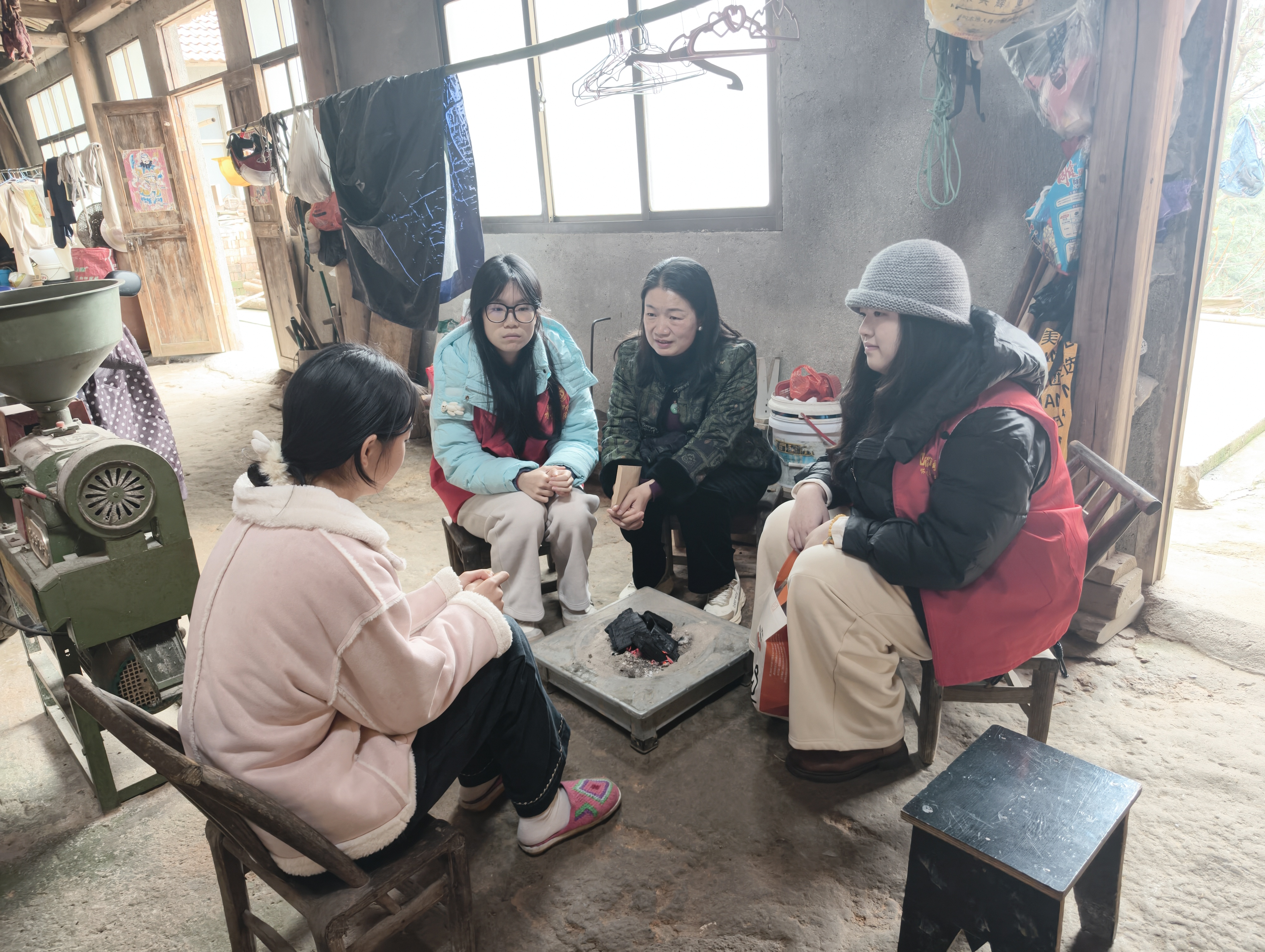 暖冬送暖，情系童心！怀化市“五溪心声・伴你童行” 关爱行动温