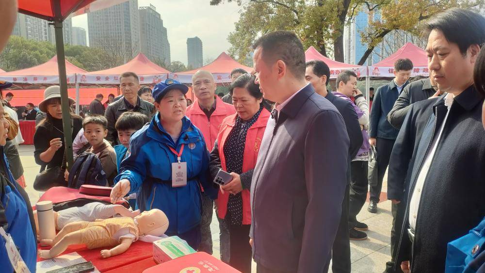 春风拂娄星 志愿暖人心——娄底市启动2026年“3.5”学雷