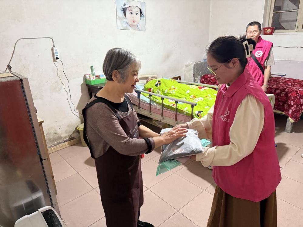 同心助残践党心·温暖送爱心
