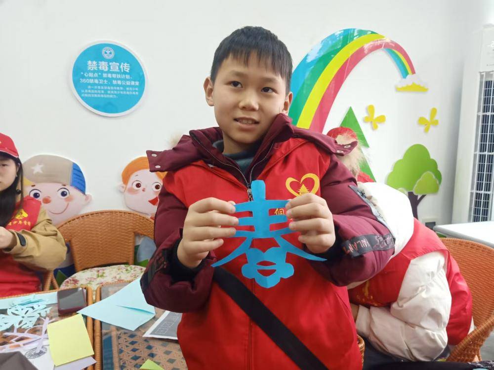 培苗小课堂：“启智润心，以艺赋能” 青少年手工艺志愿帮扶计划